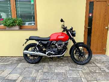 Moto Guzzi V7 REZERVACE